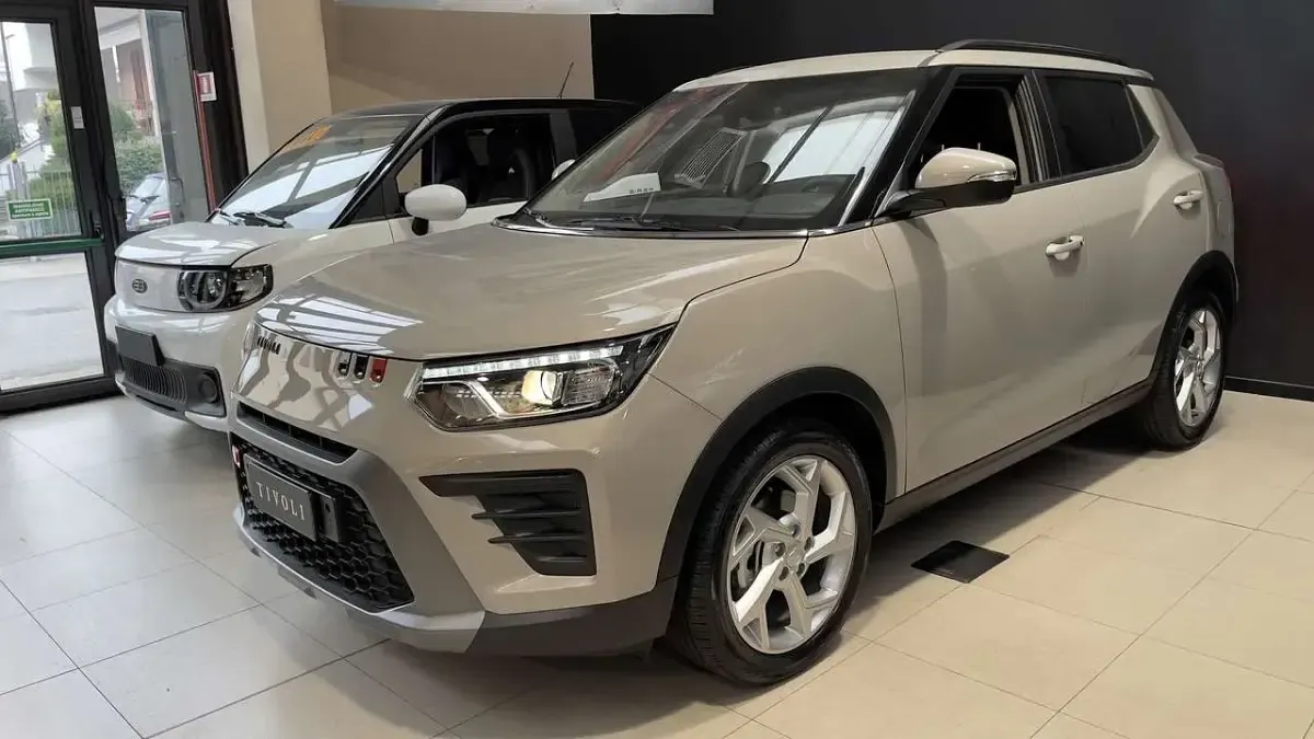 Nuova KGM Tivoli 135 CV (99 kW) 2026 Beige SUV