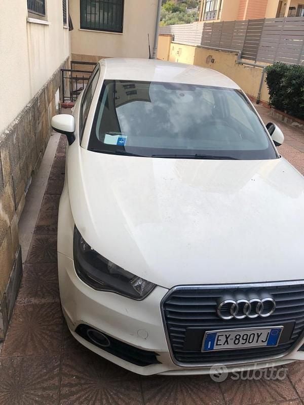 Usata Audi A1 Attraction 90 CV (66 kW) 2015 Bianco Utilitaria