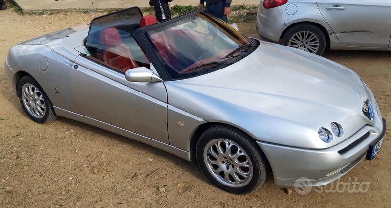 Usato 1999 Alfa Romeo 2000 Benzin 155 CV (6.000 €)