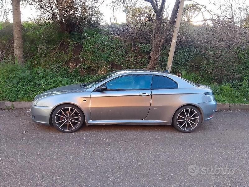 Usata Alfa Romeo GT 150 CV (110 kW) 2006 Grigio Coupé
