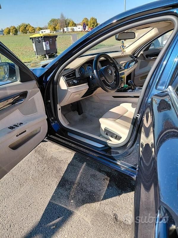 Begagnad BMW 730 258 HK (189 kW) 2014 Blå Sedan