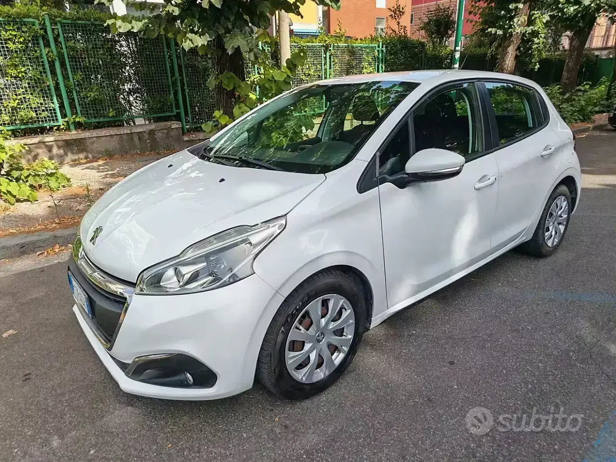 Usata Peugeot 208 Allure 75 CV (55 kW) 2017 Bianco Utilitaria