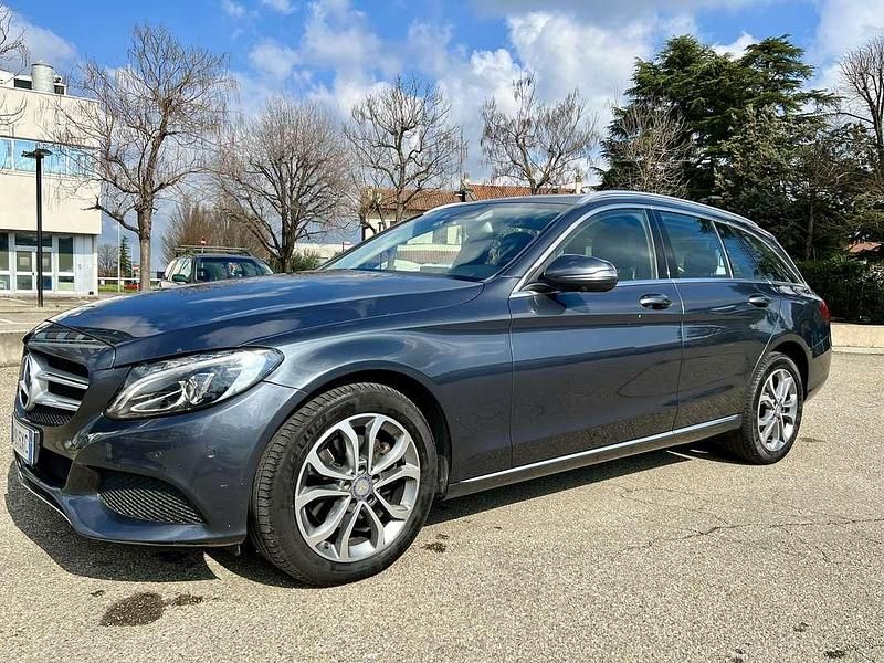 Usata Mercedes C220 Premium 170 CV (125 kW) 2016 Grigio Station wagon