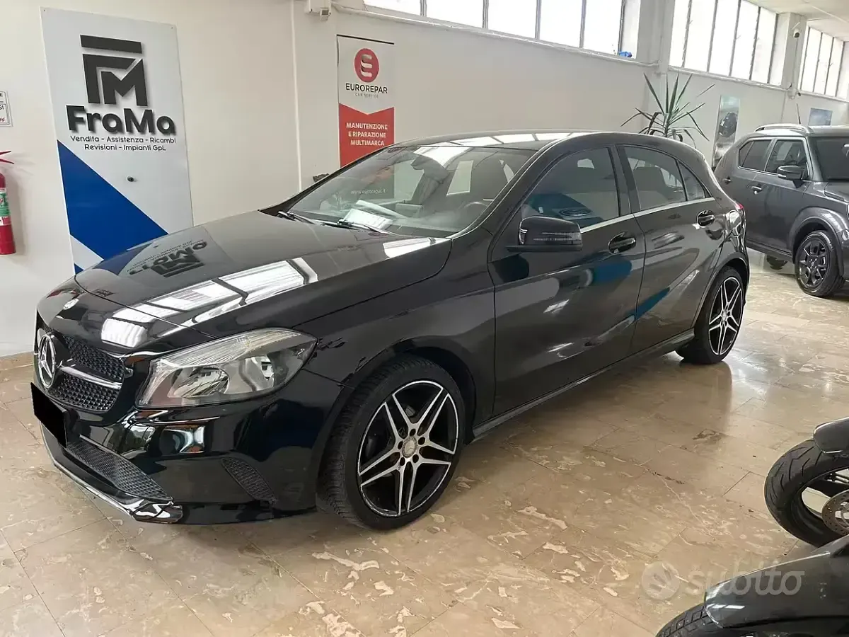 Usata Mercedes A180 Business 109 CV (80 kW) 2016 Nero Utilitaria