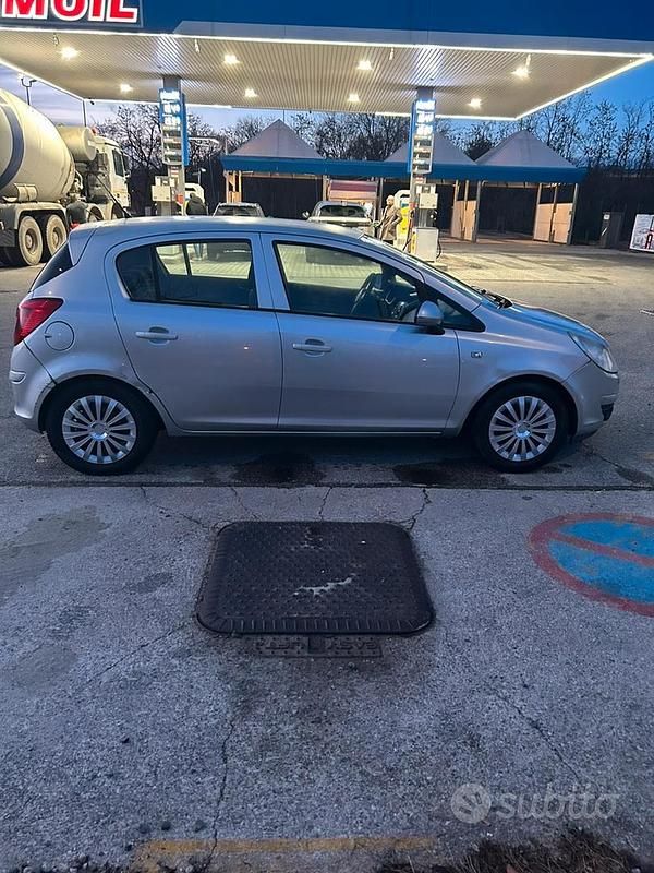 Usata Opel Corsa 2009 Grigio Utilitaria
