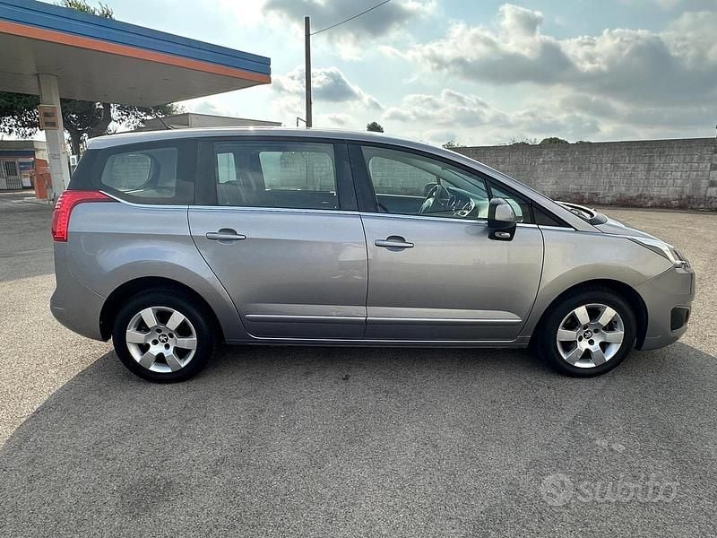 Usata Peugeot 5008 2014 Grigio Monovolume