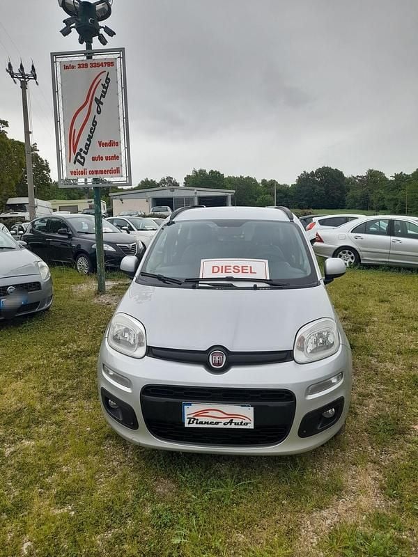 Grigio Usata 2014 Fiat Panda Lounge Tre volumi | 6800 € (Buon prezzo) - Immagine 1/4