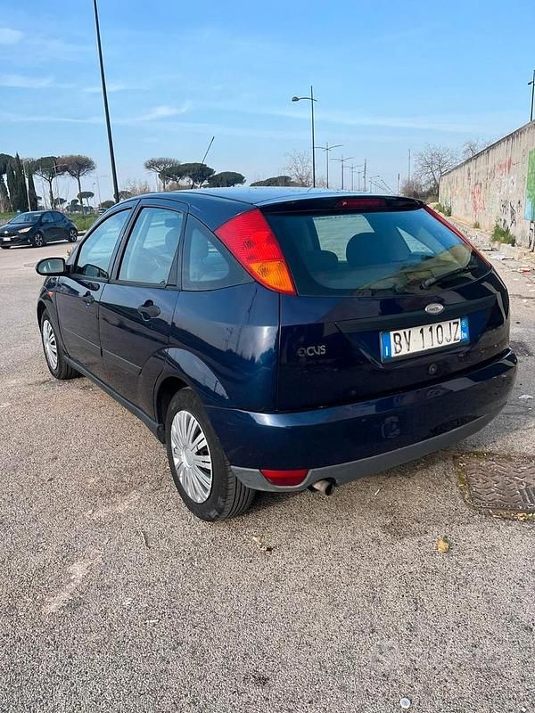Usata Ford Focus 2001 Blu Berlina