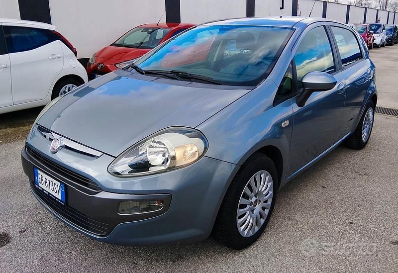 Usata Fiat Grande Punto 90 CV (66 kW) 2010 Grigio Utilitaria