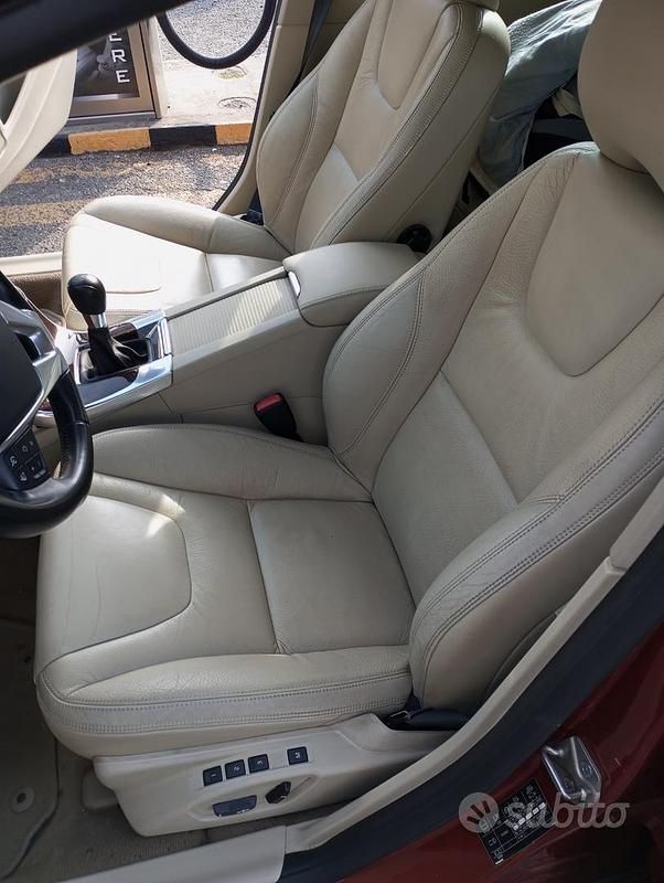 Usata Volvo V60 Momentum 203 CV (149 kW) 2013 Rosso Station wagon