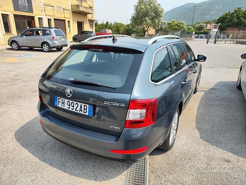 Usata Skoda Octavia G-TEC Executive 110 CV (80 kW) 2017 Grigio Station wagon