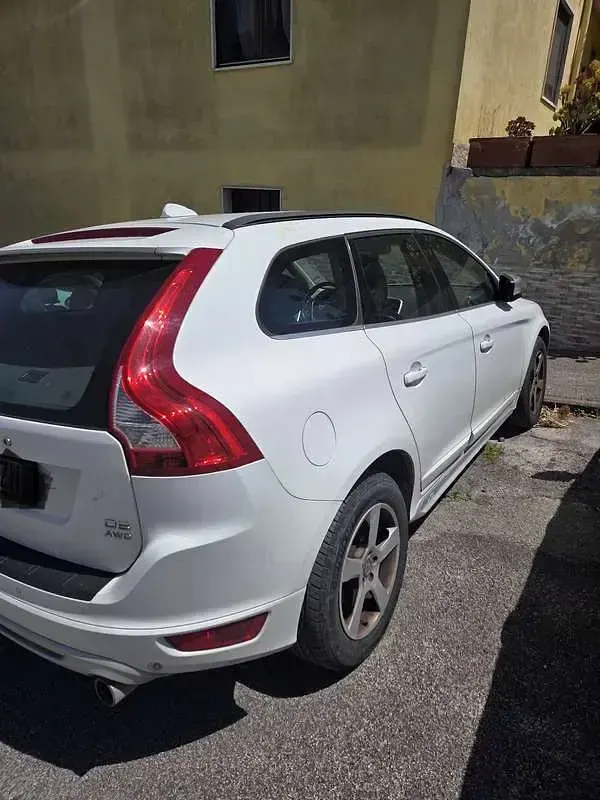 Usata Volvo XC60 R-Design 215 CV (158 kW) 2011 Bianco SUV
