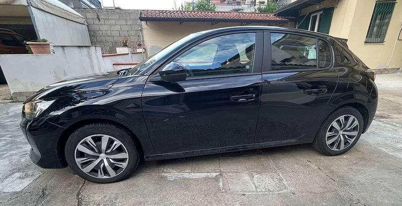 Usata Peugeot 208 Active 102 CV (75 kW) 2023 Nero Utilitaria