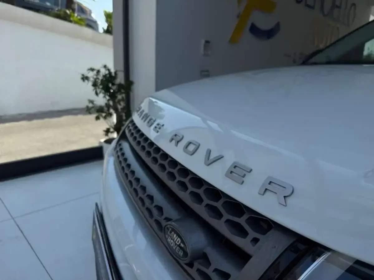 Usata Land Rover Range Rover evoque SE Dynamic 150 CV (110 kW) 2018 Bianco/nero pastello SUV