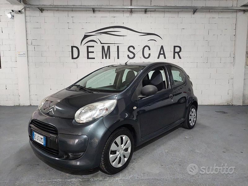 Grigio Usata 2010 Citroën C1 Due volumi | 4999 € (Molto cara) - Immagine 1/4
