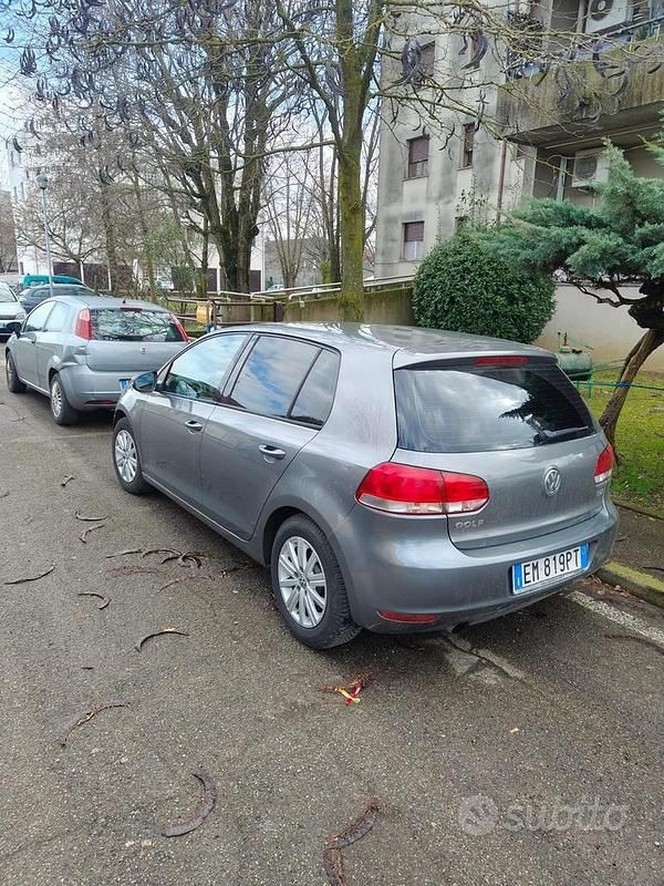 Usata VW Golf VI Comfortline 105 CV (77 kW) 2011 Grigio Utilitaria