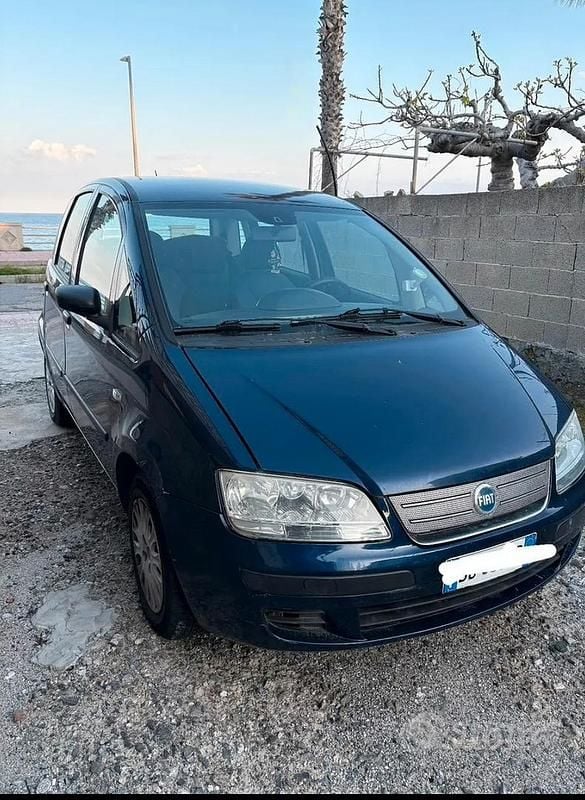 Usata Fiat Idea 95 CV (69 kW) 2006 Blu Monovolume