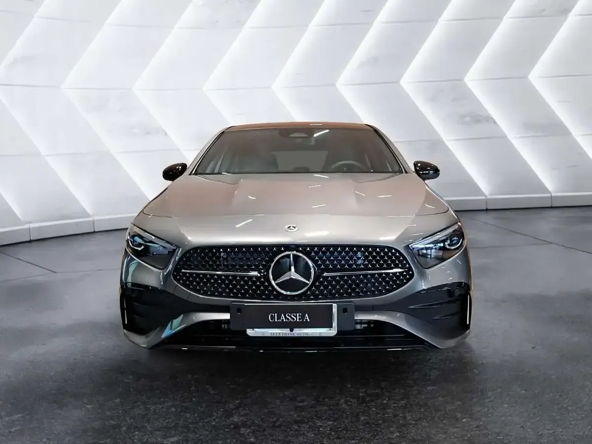 Nuova Mercedes A180 Advanced Plus 116 CV (85 kW) 2026 Grigio Utilitaria