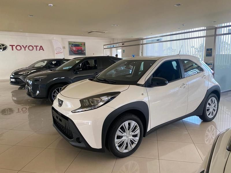 Nuova Toyota Aygo X Active 72 CV (52 kW) 2025 Bianco SUV