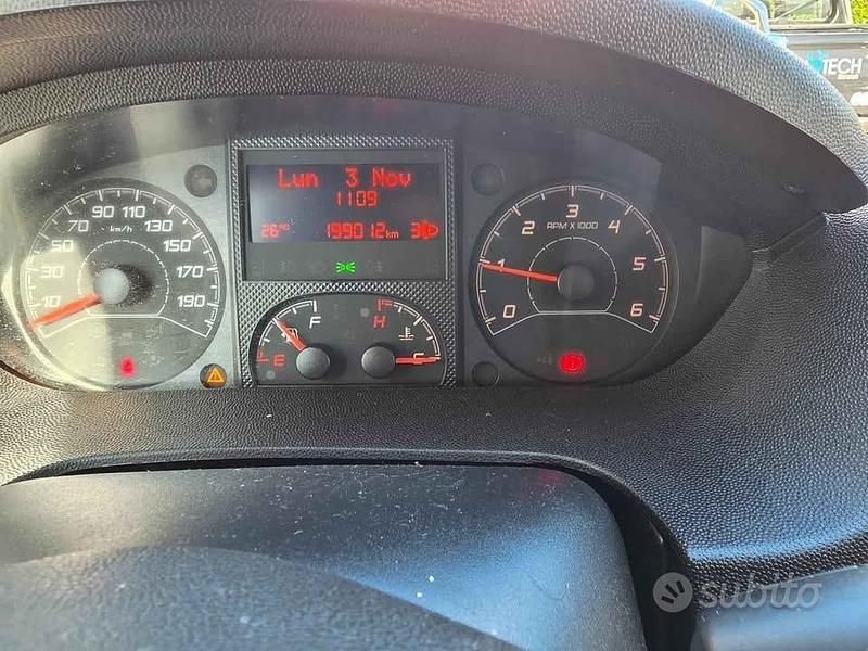 Usata Mitsubishi L200 181 CV (133 kW) 2020 Nero Pick-up