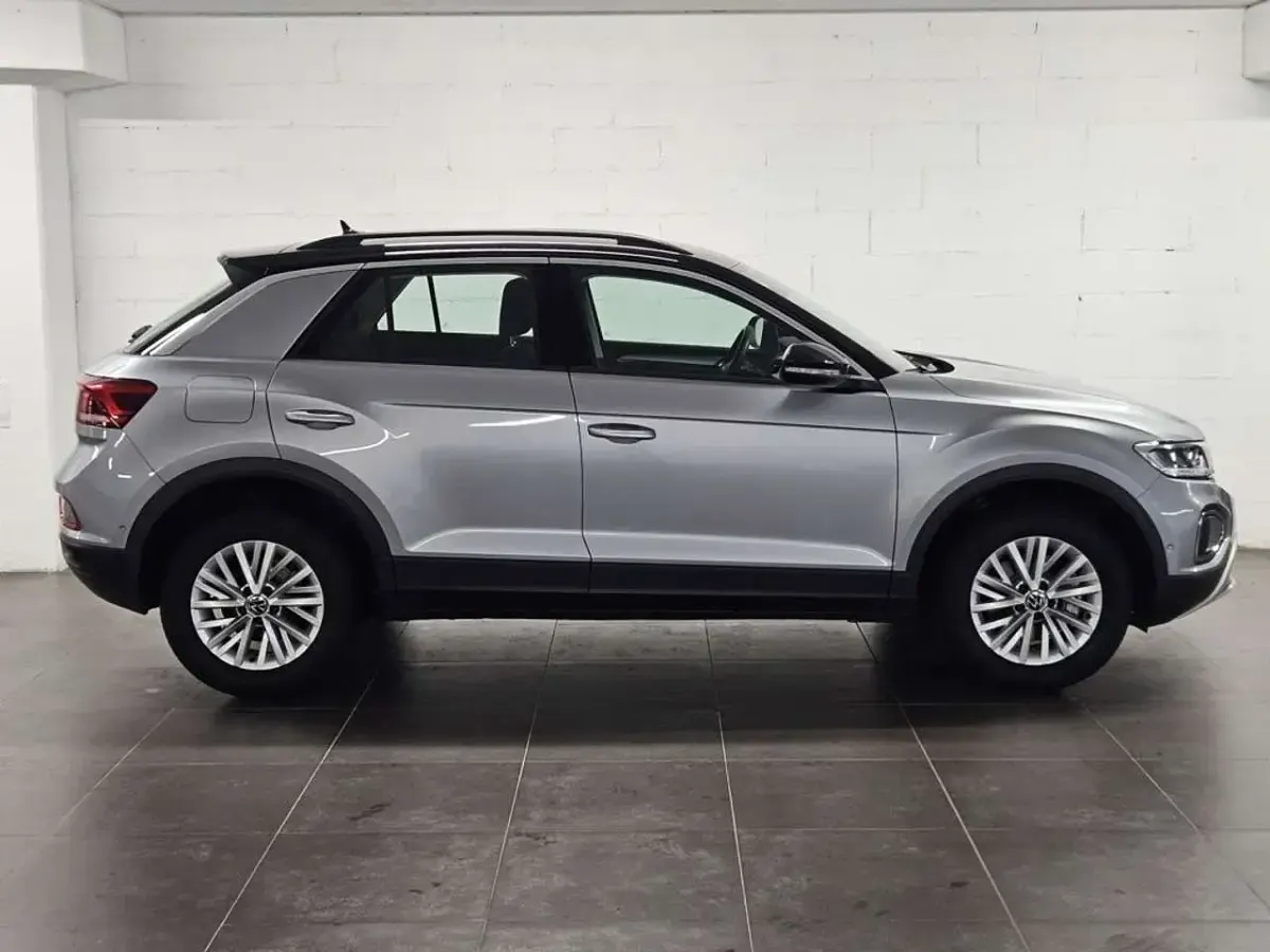 Usata VW T-Roc Life 150 CV (110 kW) 2025 Pyrit silver metallizzato nero SUV