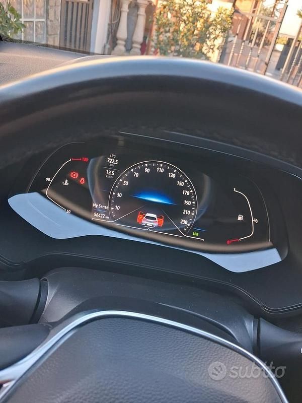 Usata Renault Captur 100 CV (73 kW) 2023 Grigio SUV