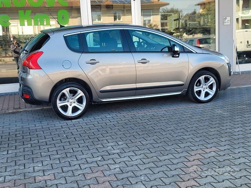 Usata Peugeot 3008 Premium 110 CV (80 kW) 2010 Grigio Station wagon