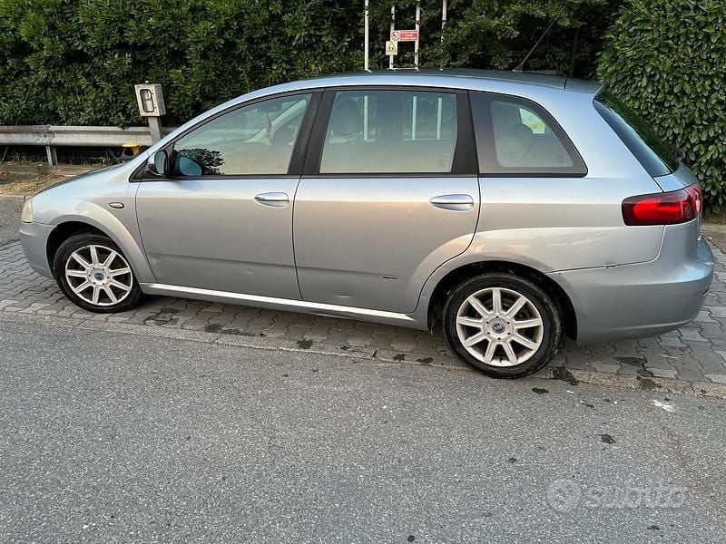 Usata Fiat Croma 120 CV (88 kW) 2006 Grigio Station wagon