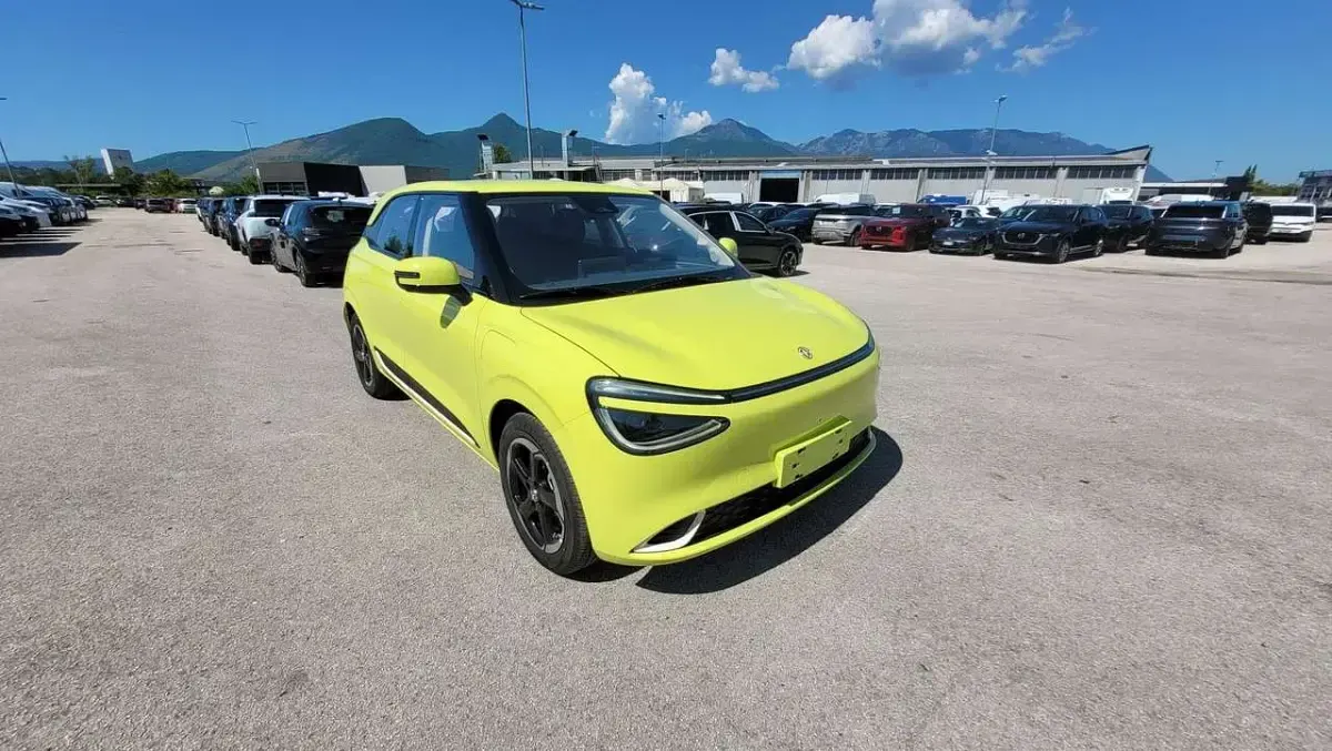 Nuova DongFeng Box 38 kW (52 CV) 2026 Giallo Utilitaria