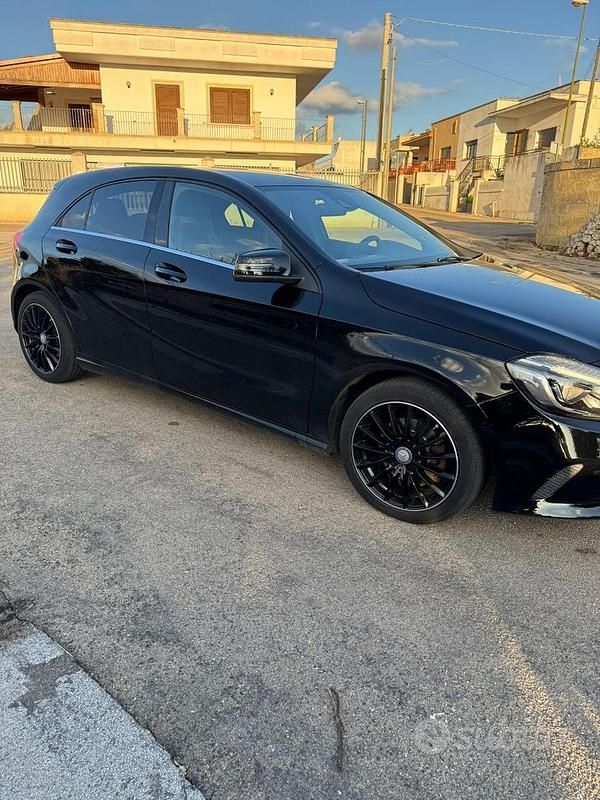 Usata Mercedes A200 136 CV (100 kW) 2017 Nero Berlina