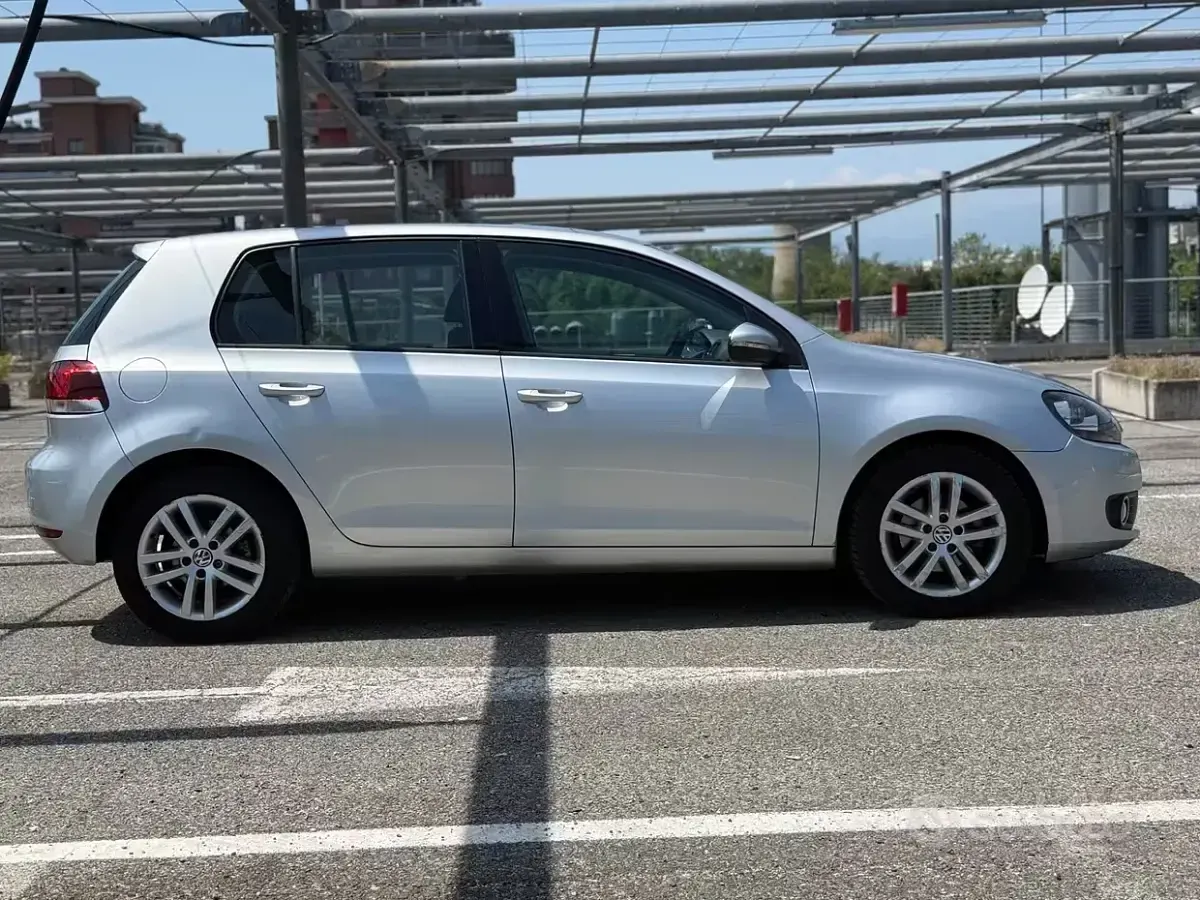 Usata VW Golf VI Highline 105 CV (77 kW) 2011 Grigio Utilitaria