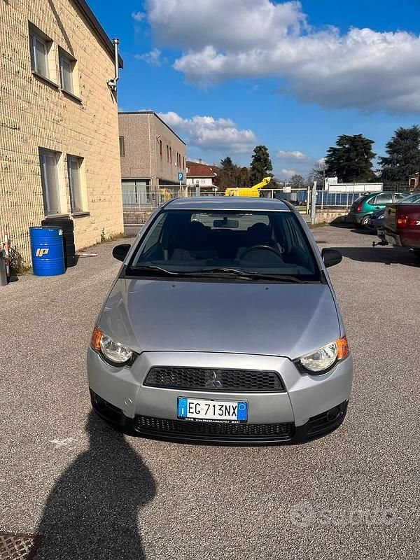Usata Mitsubishi Colt 75 CV (55 kW) 2009 Berlina