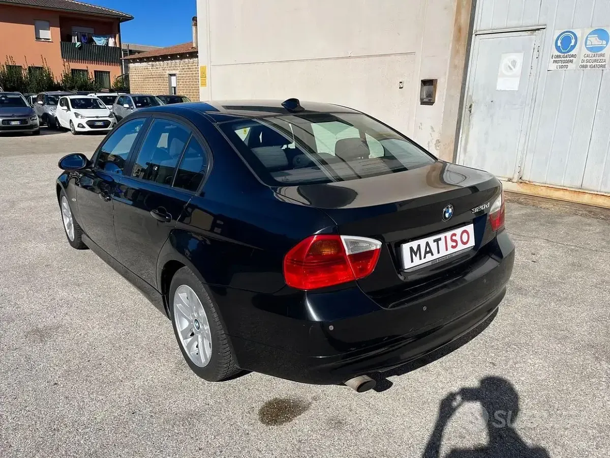 Usado BMW 320 163 CV (119 kW) 2006 Negro Berlina