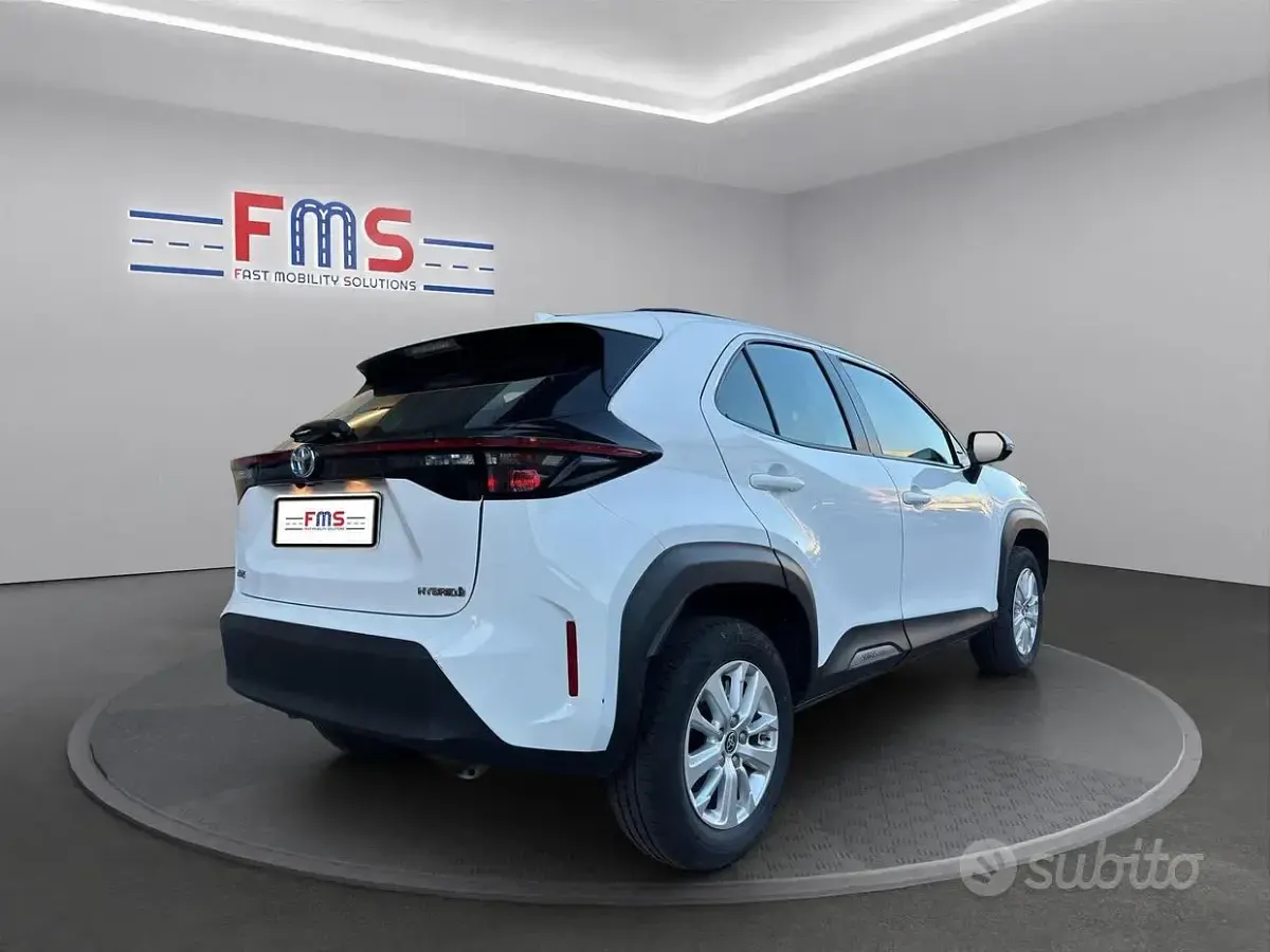 Usata Toyota Yaris Cross Active 116 CV (85 kW) 2025 Bianco SUV