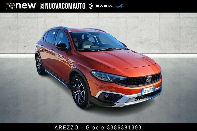 Usata Fiat Tipo Cross 101 CV (74 kW) 2021 Arancione Berlina