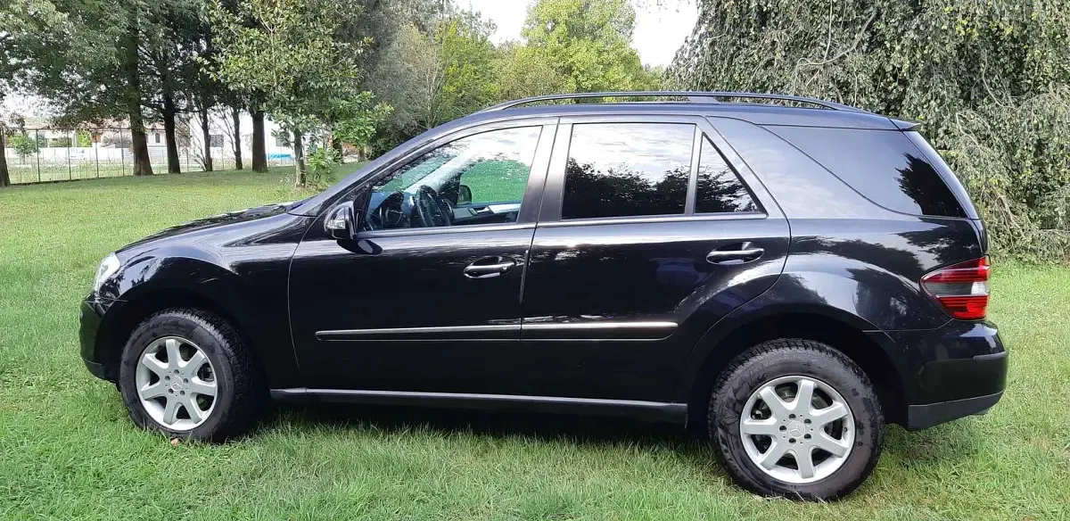 Usata Mercedes ML320 224 CV (164 kW) 2010 Nero SUV