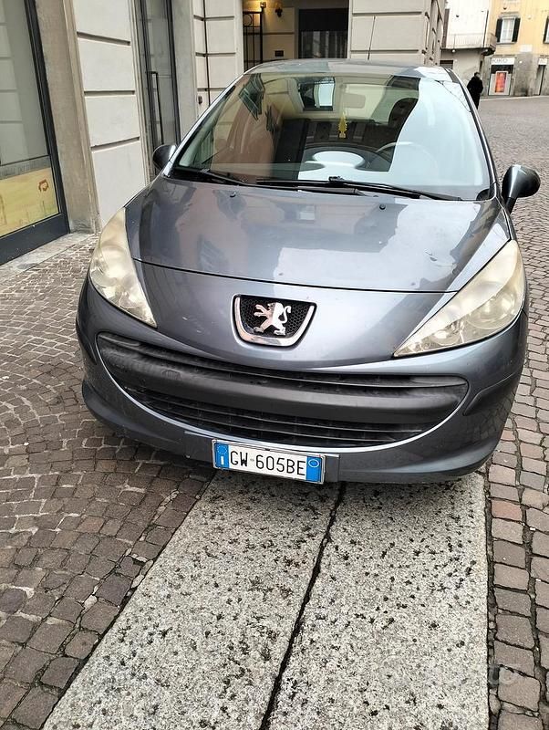 Usata Peugeot 207 70 CV (51 kW) 2007 Grigio Berlina