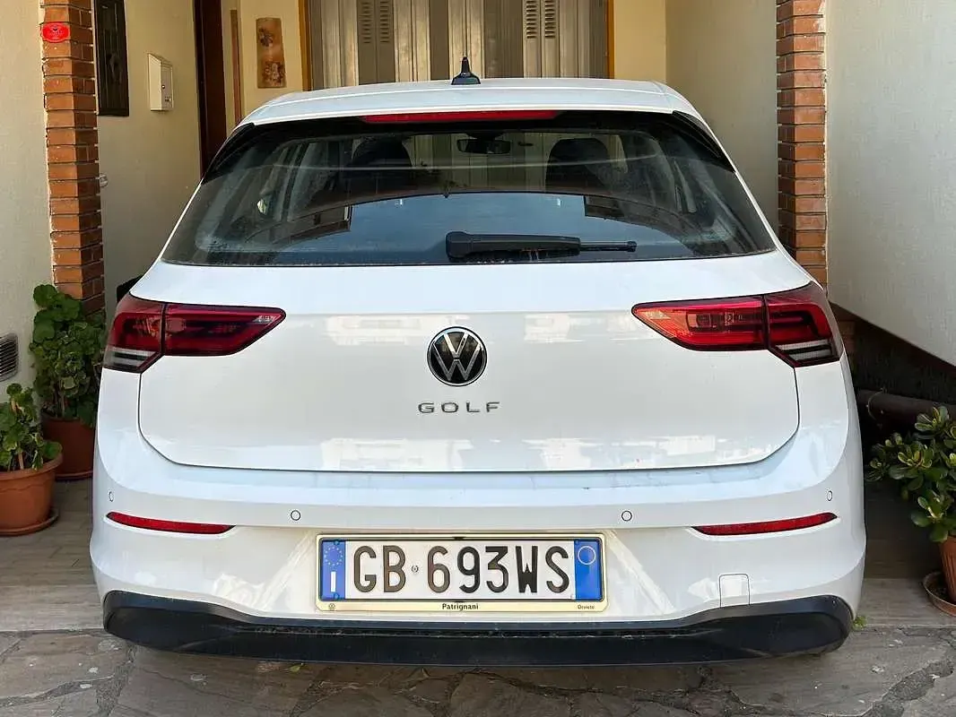 Usata VW Golf VIII Life 116 CV (85 kW) 2020 Bianco Berlina