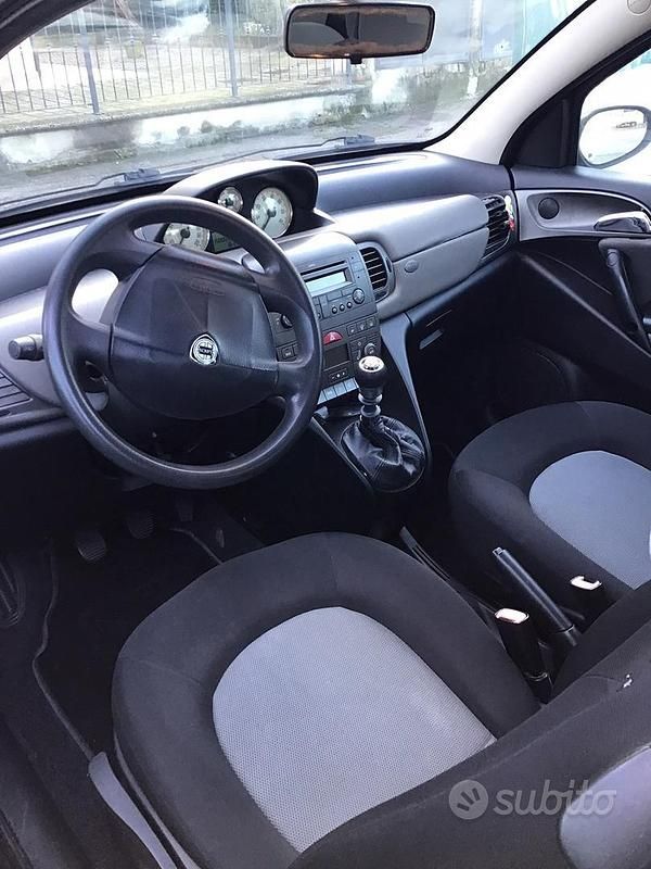 Usata Lancia Ypsilon 2006 Utilitaria