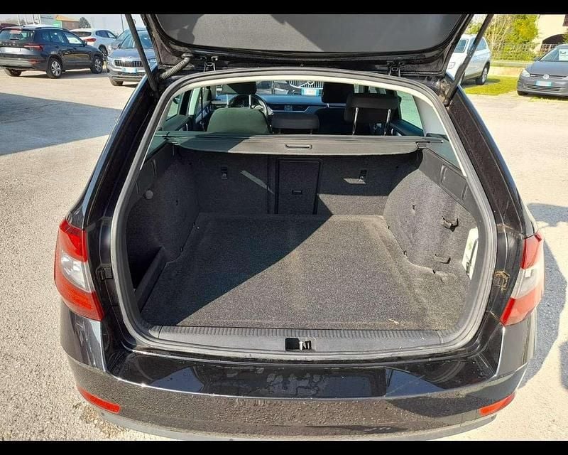 Usata Skoda Octavia G-TEC Executive 110 CV (80 kW) 2018 Nero Station wagon