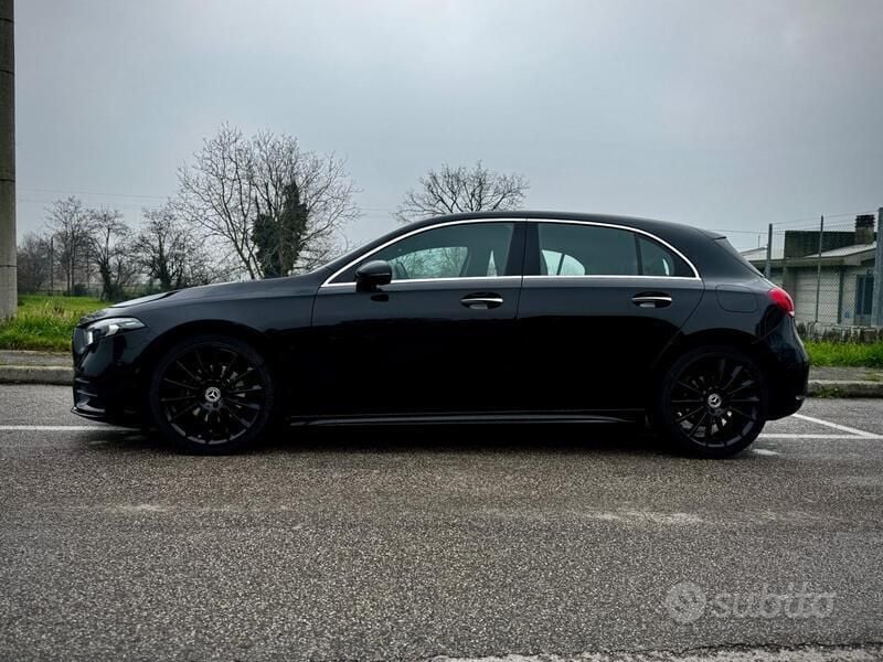 Usata Mercedes A200 150 CV (110 kW) 2019 Nero Berlina