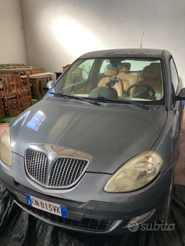 Usata Lancia Ypsilon 2004 Utilitaria