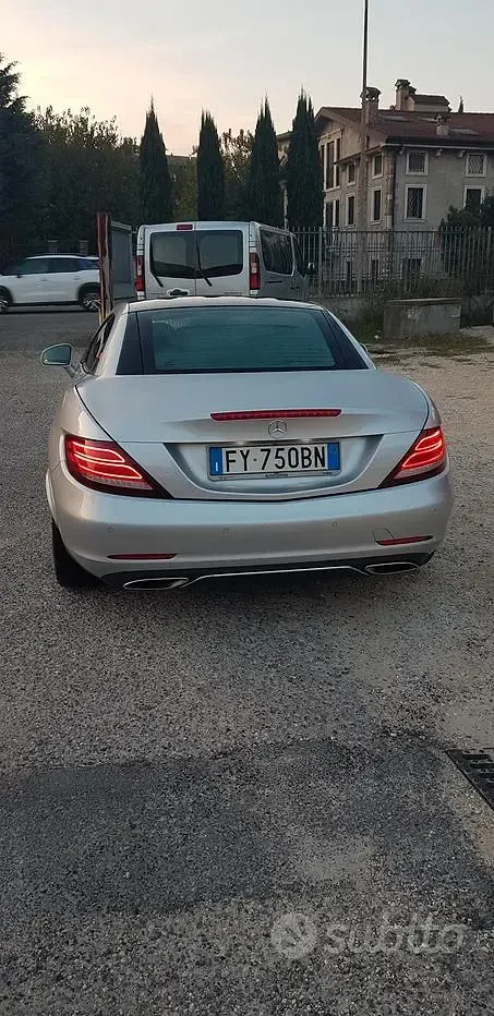 Usata Mercedes SLC200 184 CV (135 kW) 2018 Grigio Cabrio