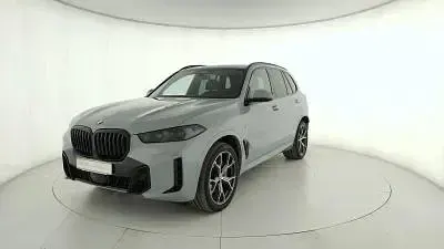 Usata BMW X5 M Sport 352 CV (258 kW) 2025 Black sapphire metallizzato SUV