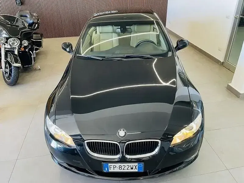 Usata BMW 320 Efficient Dynamics 176 CV (129 kW) 2010 Nero Cabrio