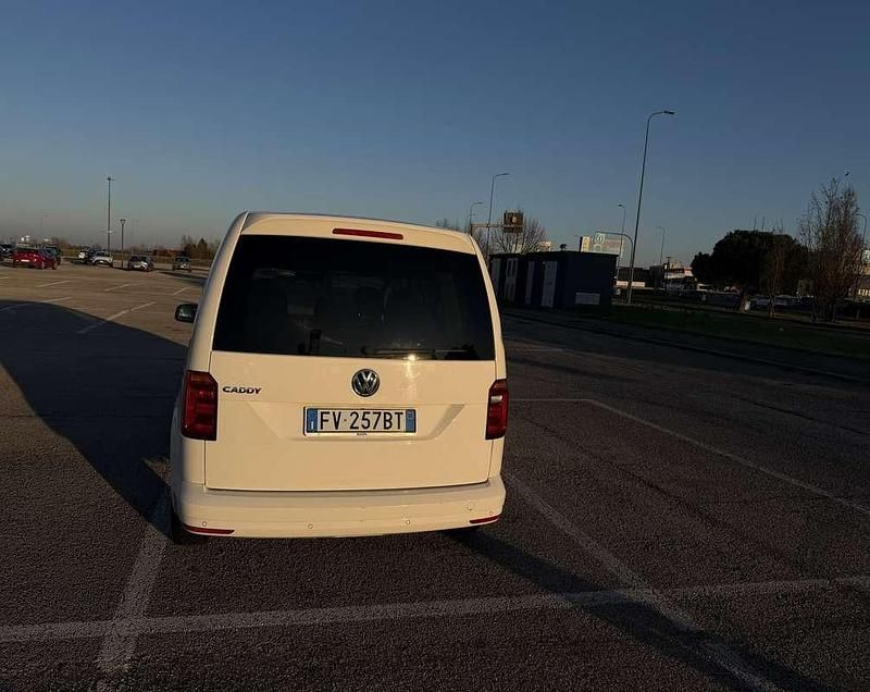 Usata VW Caddy 102 CV (75 kW) 2019 Monovolume
