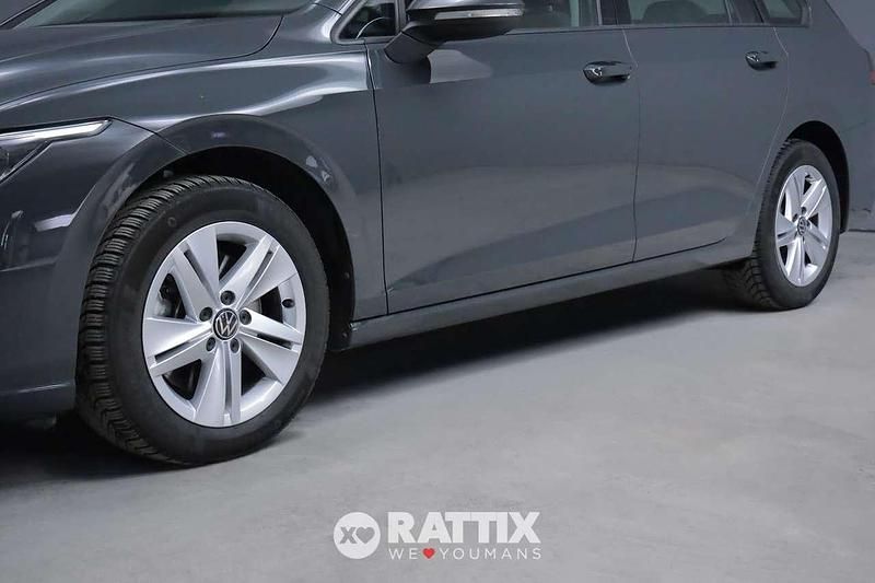 Usata VW Golf VIII Life 116 CV (85 kW) 2021 Grigio urano Station wagon