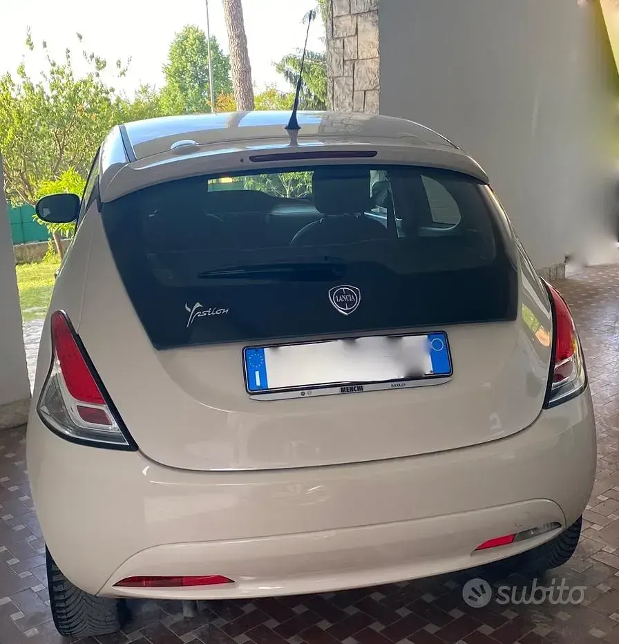 Usata Lancia Ypsilon 69 CV (50 kW) 2016 Utilitaria