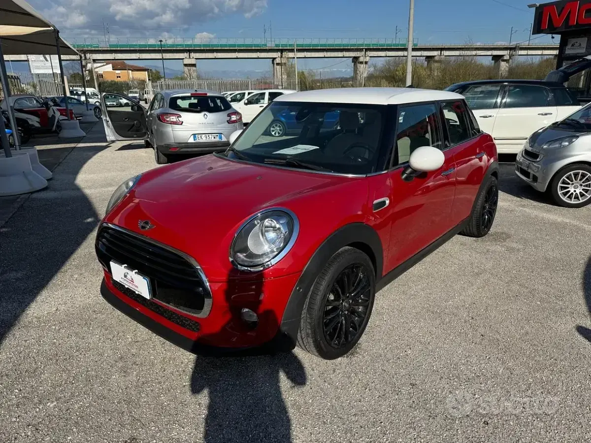 Usata Mini One D Business 95 CV (69 kW) 2016 Rosso Utilitaria