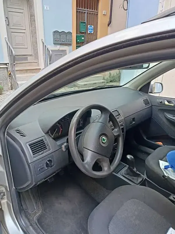 Usata Skoda Fabia Ambiente 64 CV (47 kW) 2005 Grigio Station wagon